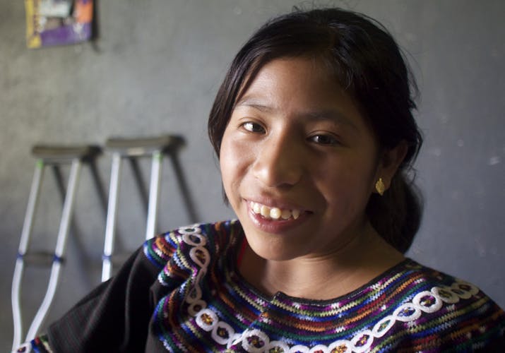 Manuela uit Guatemala werd geboren met klompvoetjes