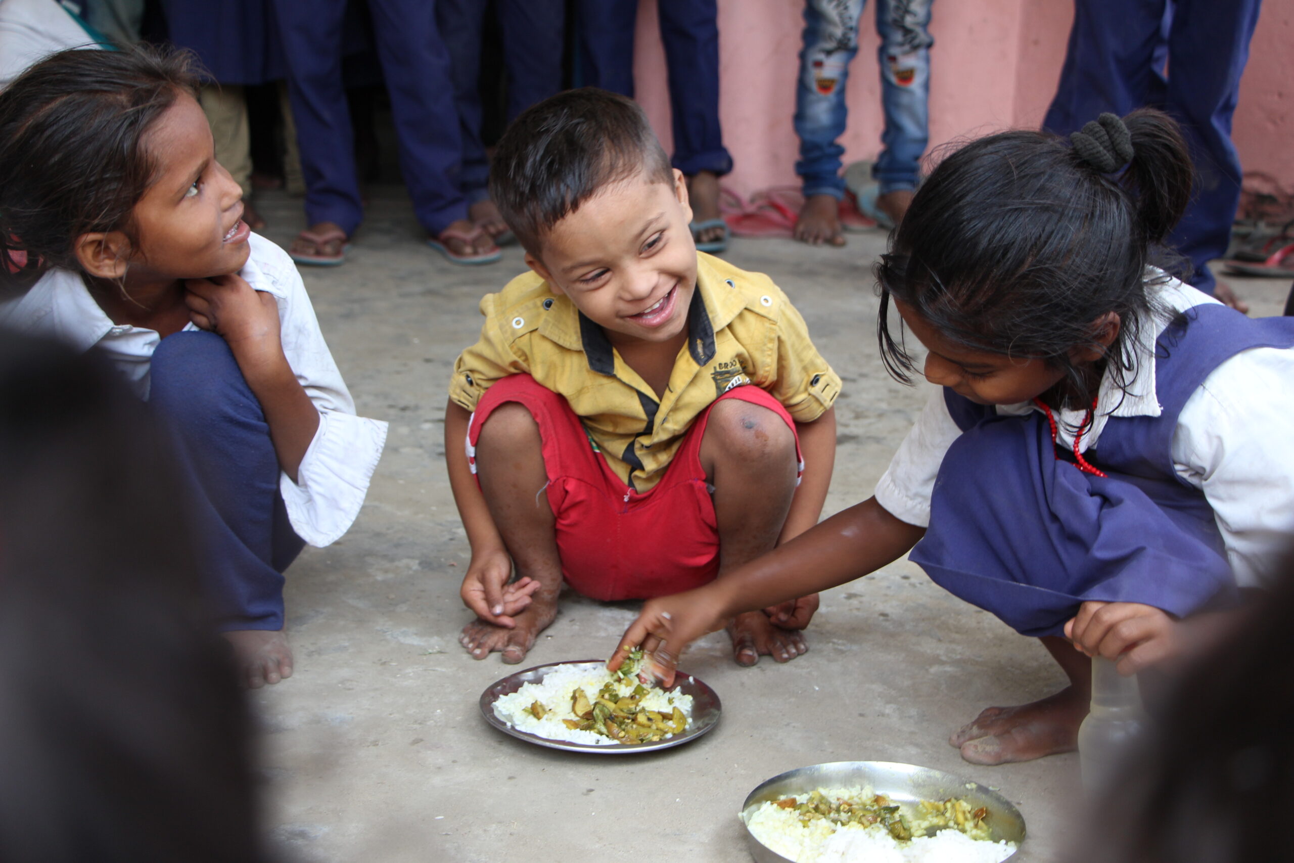 Shahzad geniet van de lunch