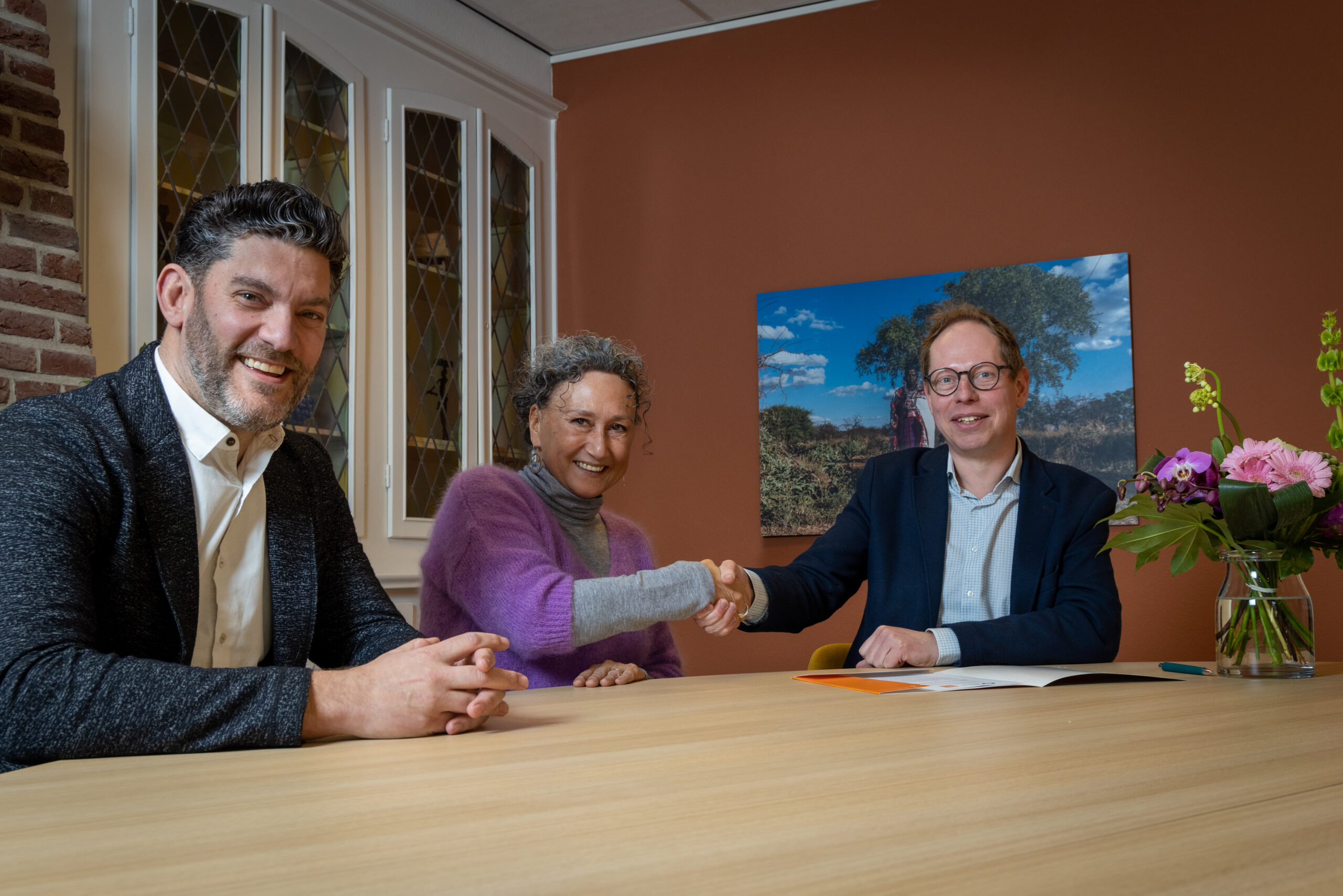 Ondertekening van de intentieverklaring voor vijfjarige samenwerking voor verbetering orthopedische zorg in Rwanda