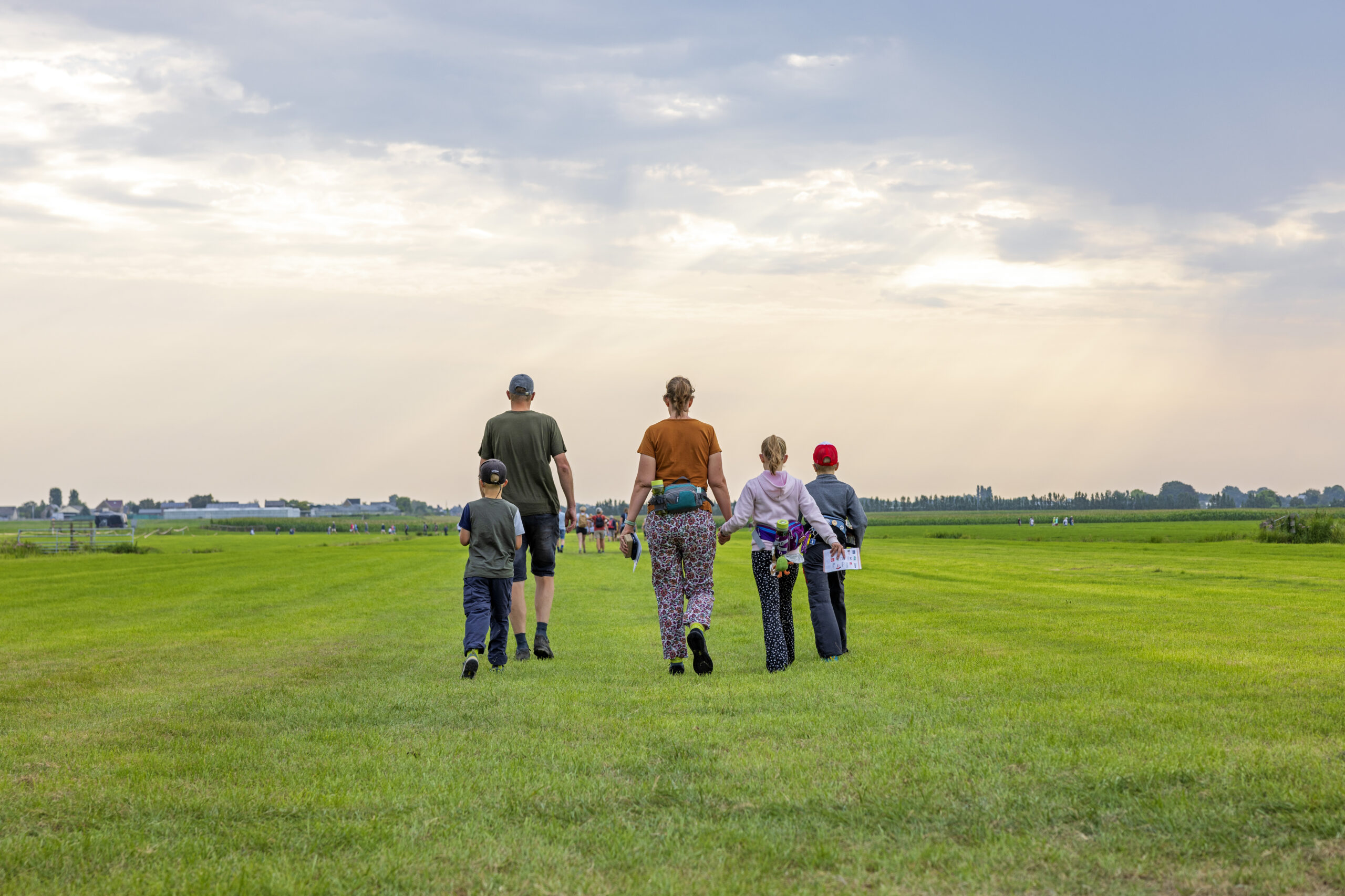 Wandelaars tijdens de Poldertocht