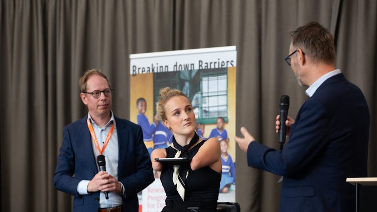 Eva Eikhout bij Breaking down Barriers Conference 2024